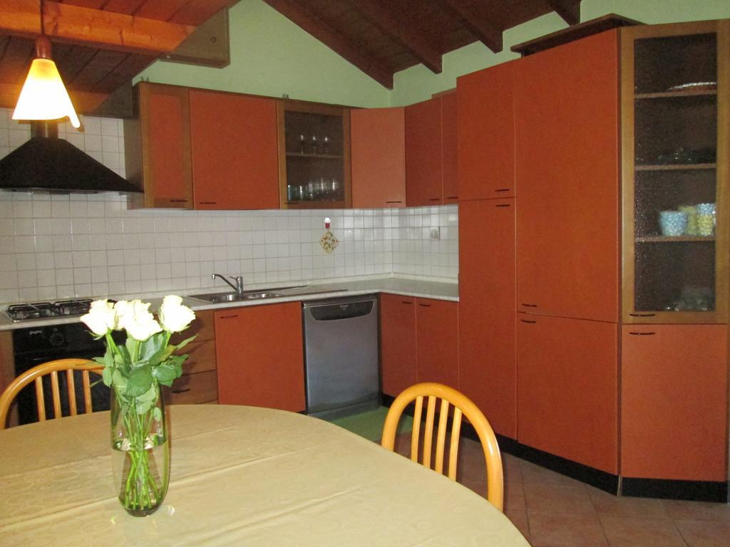 Bed and Breakfast La Casa Del Borgo Brissago-Valtravaglia Exterior foto