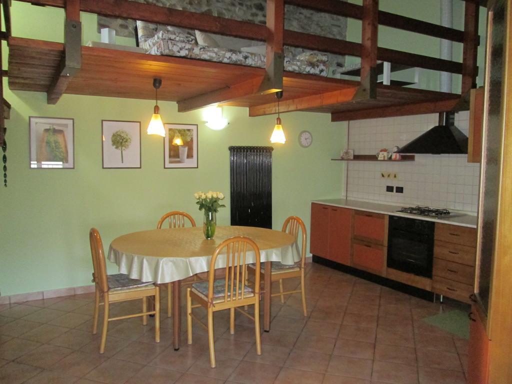 Bed and Breakfast La Casa Del Borgo Brissago-Valtravaglia Exterior foto