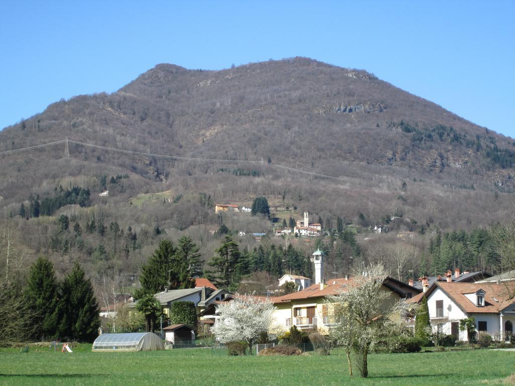 Bed and Breakfast La Casa Del Borgo Brissago-Valtravaglia Exterior foto
