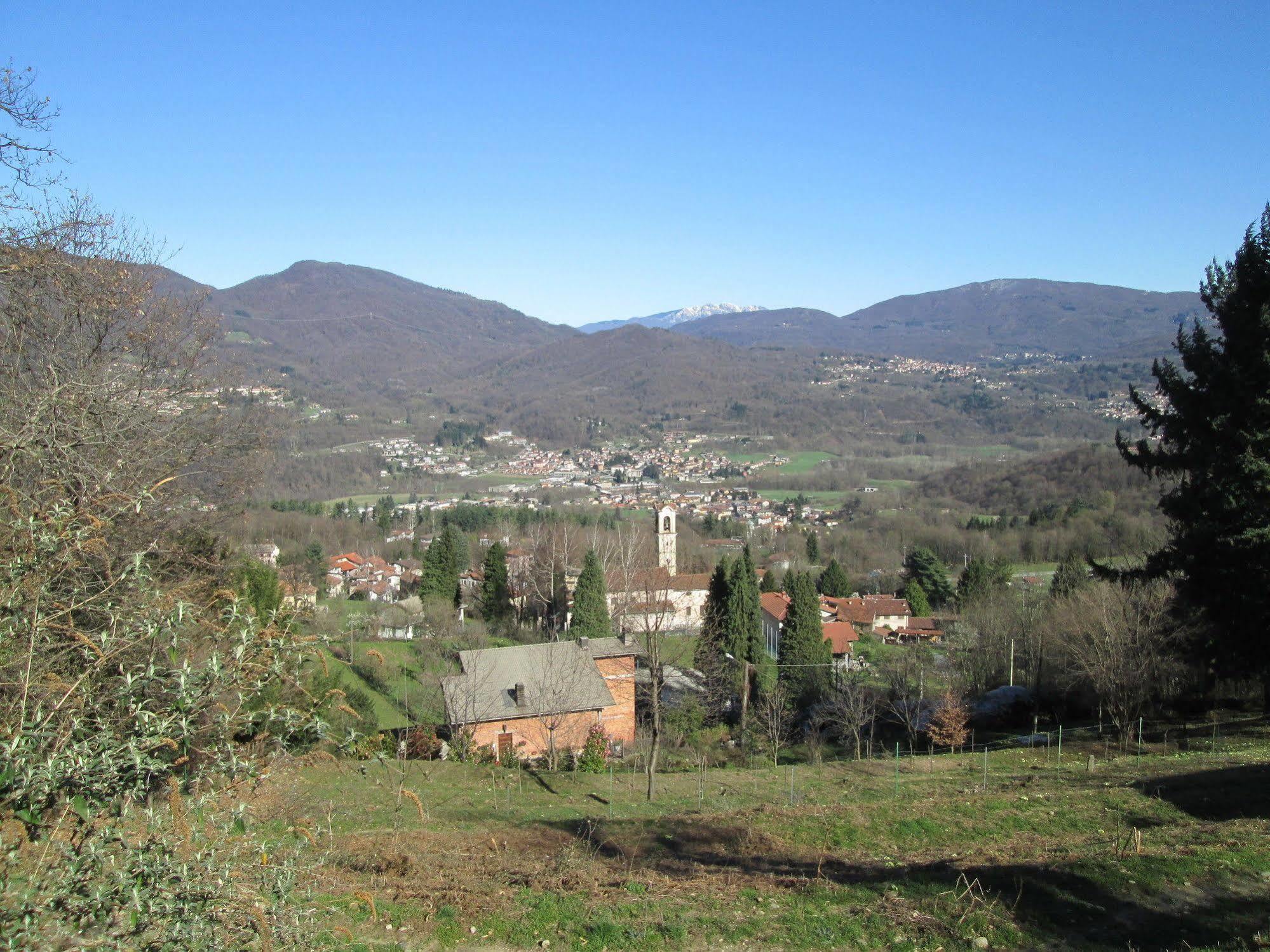 Bed and Breakfast La Casa Del Borgo Brissago-Valtravaglia Exterior foto