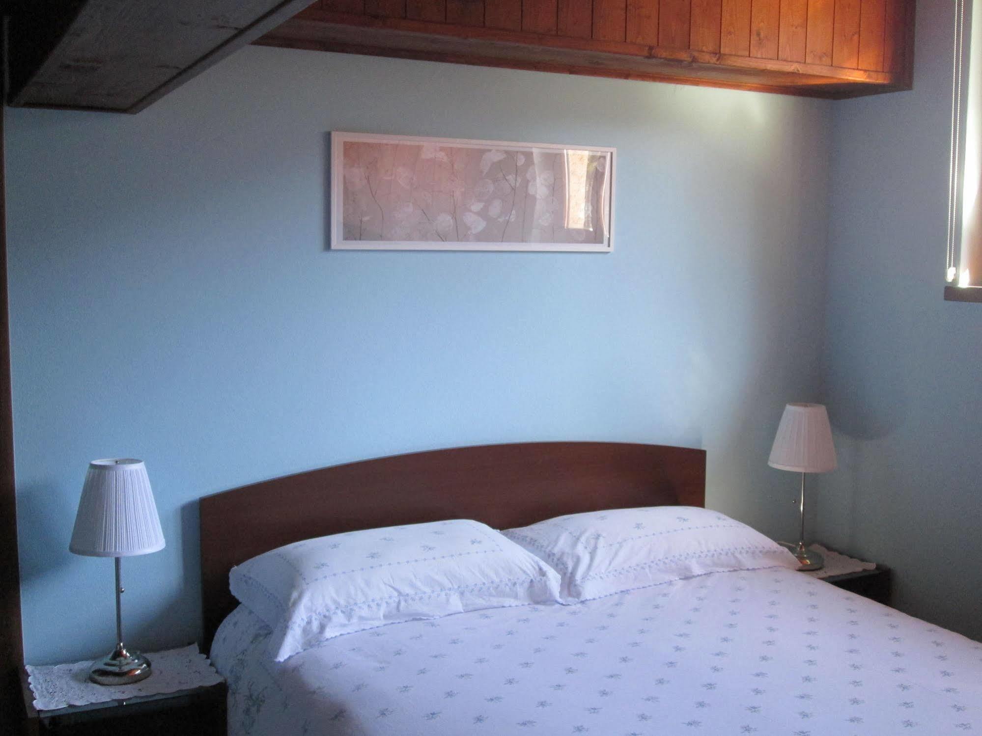 Bed and Breakfast La Casa Del Borgo Brissago-Valtravaglia Exterior foto